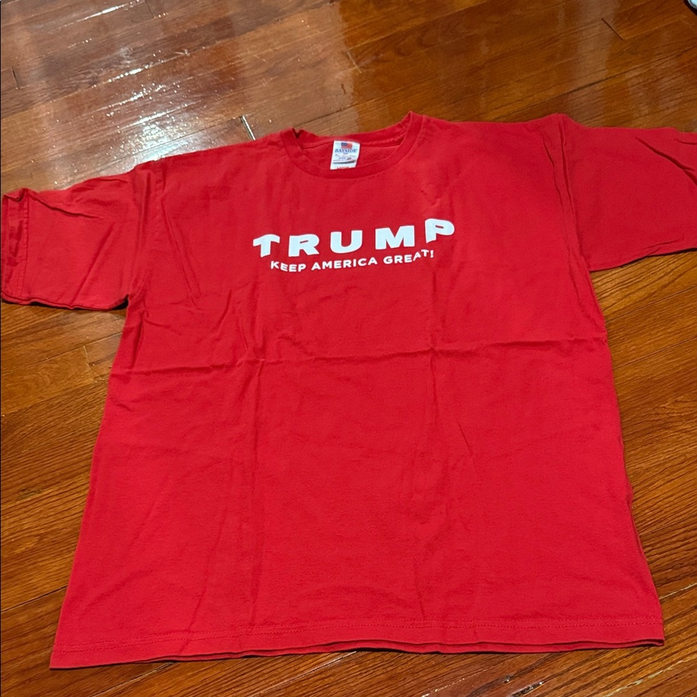 Red 'TRUMP Keep America Great!' Graphic Tee *Authentic* - Large